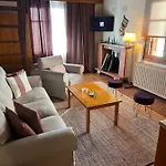 Pensión Celena Maisonettes 4*