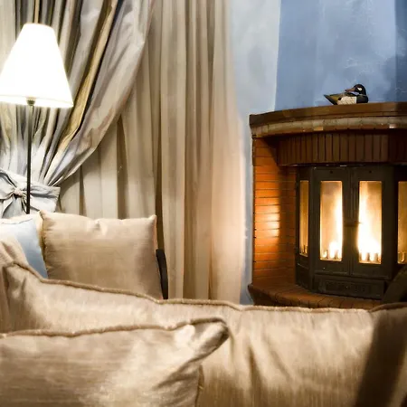 Πανσιόν Celena Maisonettes 4*